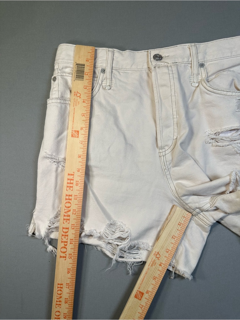 We The Free by Free People Makai Cutoff Shorts, Distressed Off White - 29 - Picture 11 of 13